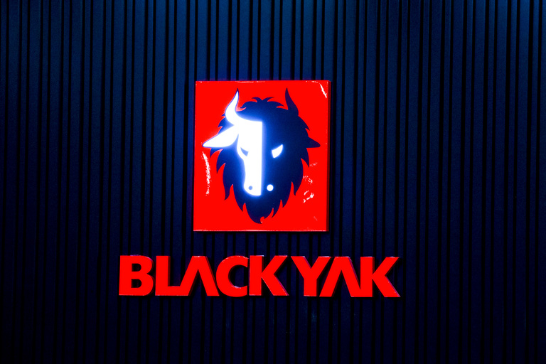 BLACK YAK(블랙야크) 전면간판 & 실내 채널 시공 모음