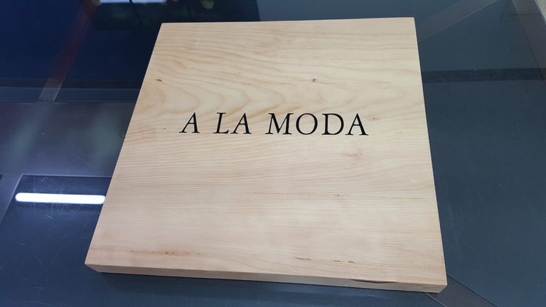 A LA MODA(아라모다) 전면간판 시공